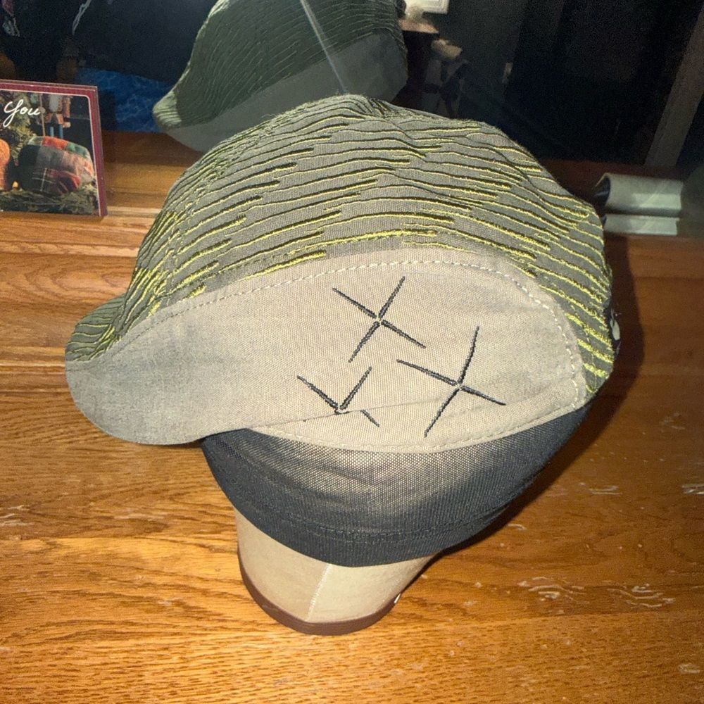 Goorin Brothers Gree/Gray Striped Flat Scally Cap - Picture 2 of 7